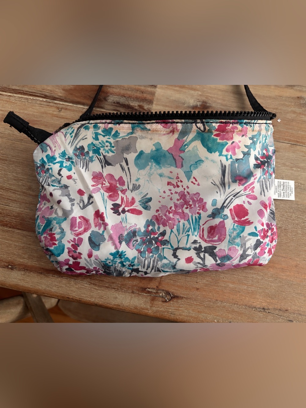 Small Vera Bradley Black Quilted Wristlet Zip Pouch Wallet ID Card Holder Floral - Picture 4 of 6